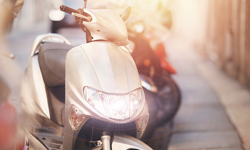 汽車遠(yuǎn)光燈危害大？電動(dòng)車遠(yuǎn)光燈危害是汽車的7倍，該管管了！